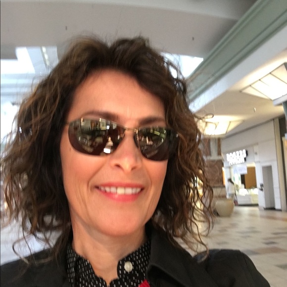 Meet your Posher, Kathy - Picture 1 of 1